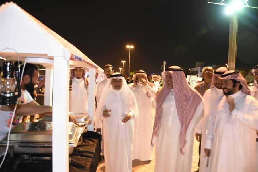 رئيس مجلس اداره الجمعيه التعاونية ورئيس مجلس اداره الغرفه التجاريه